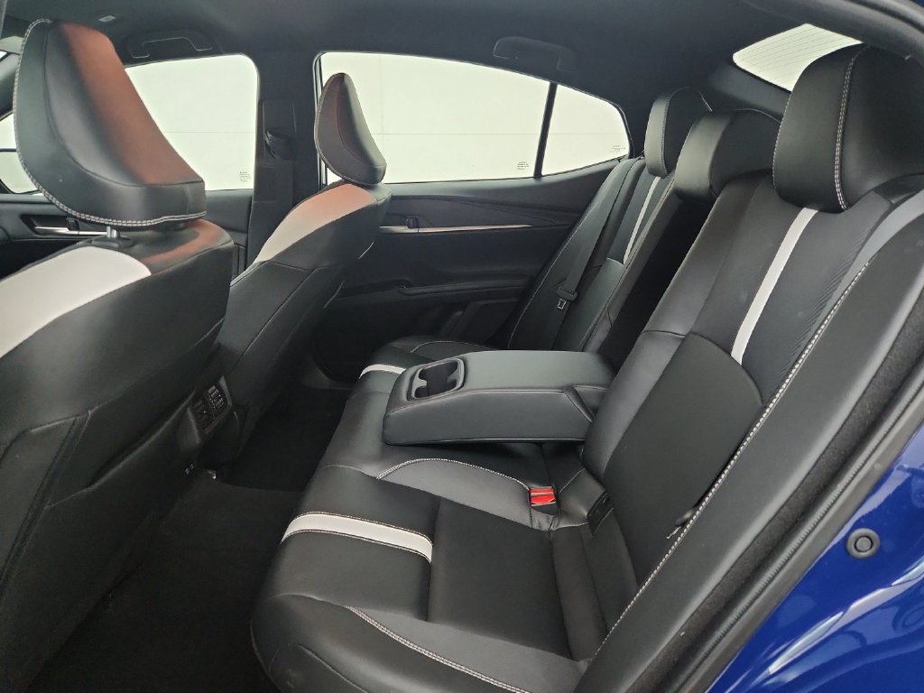 Used 2025 Toyota Camry SE FWD image 33