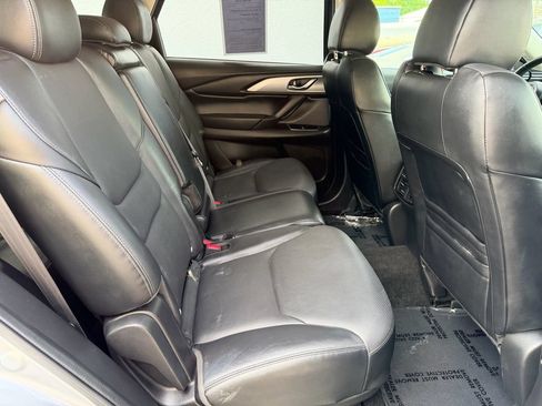 Used 2018 MAZDA CX-9 Touring FWD image 17
