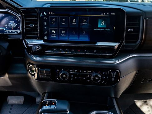 Used 2024 Chevrolet Silverado 1500 High Country w/ Technology Package image 23