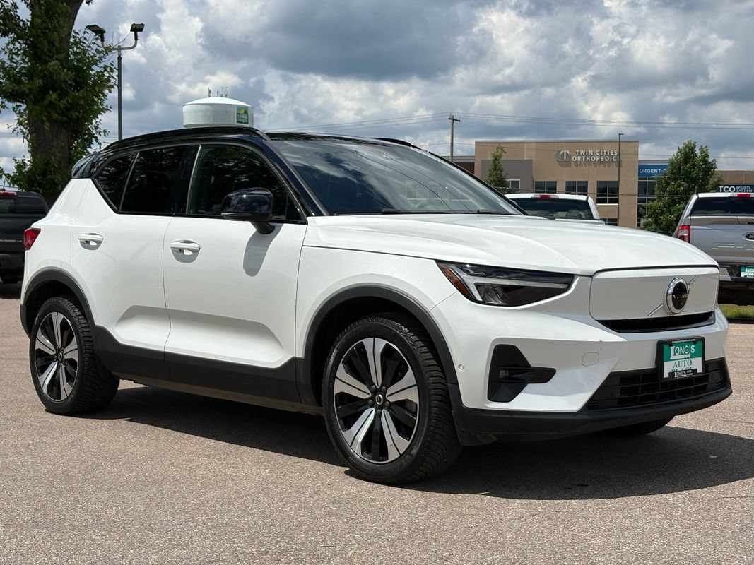Used 2023 Volvo XC40 Recharge Plus AWD/4WD image 2