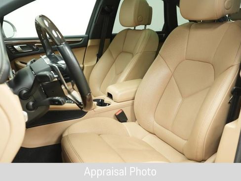 Certified 2019 Porsche Macan AWD/4WD image 5