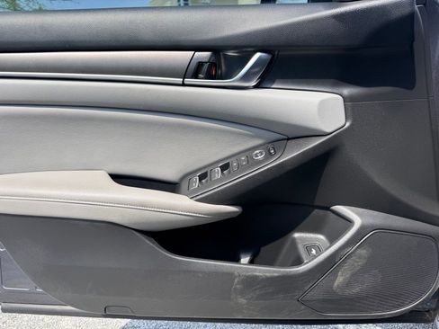 Used 2018 Honda Accord LX image 43