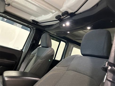 Used 2024 Jeep Wrangler Unlimited w/ Convenience Group image 27