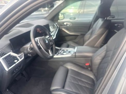 Used 2025 BMW X5 xDrive40i w/ Parking Assistance Package AWD/4WD image 14