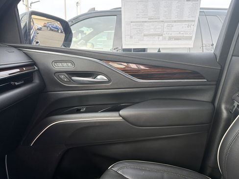 Used 2023 Cadillac Escalade Premium Luxury image 20