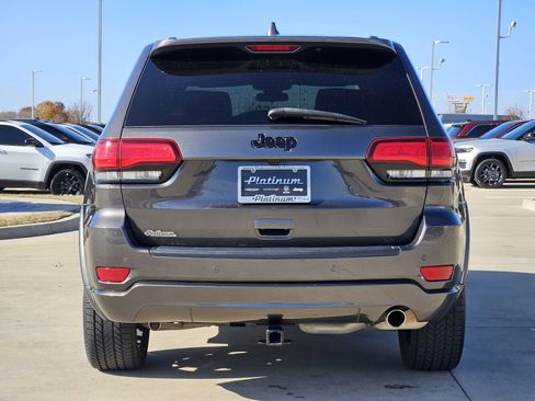 Used 2021 Jeep Grand Cherokee Laredo X image 9