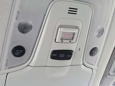 Used 2020 Toyota Prius Prime Limited w/ Carpet Mat Package image 17