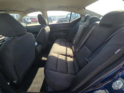 Used 2024 Nissan Altima 2.5 S image 8