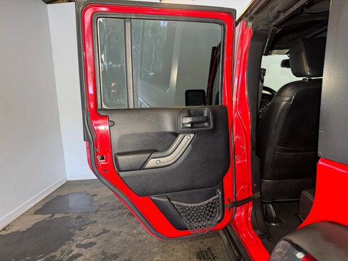 Used 2014 Jeep Wrangler Unlimited Sport w/ Quick Order Package 24S AWD/4WD image 25