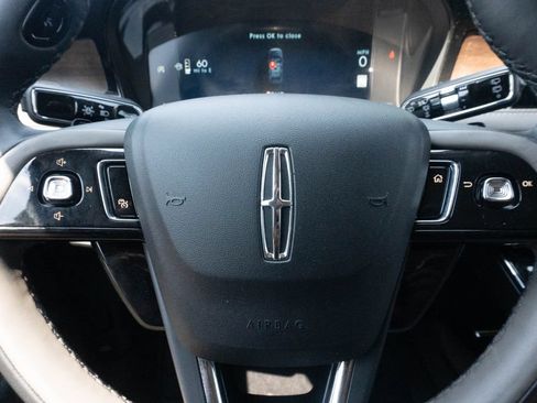 Used 2025 Lincoln Corsair Reserve FWD image 22