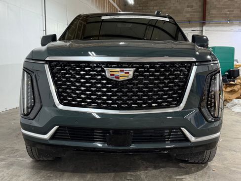 Used 2025 Cadillac Escalade Premium Luxury w/ LPO, Floor Liner Package AWD/4WD image 6