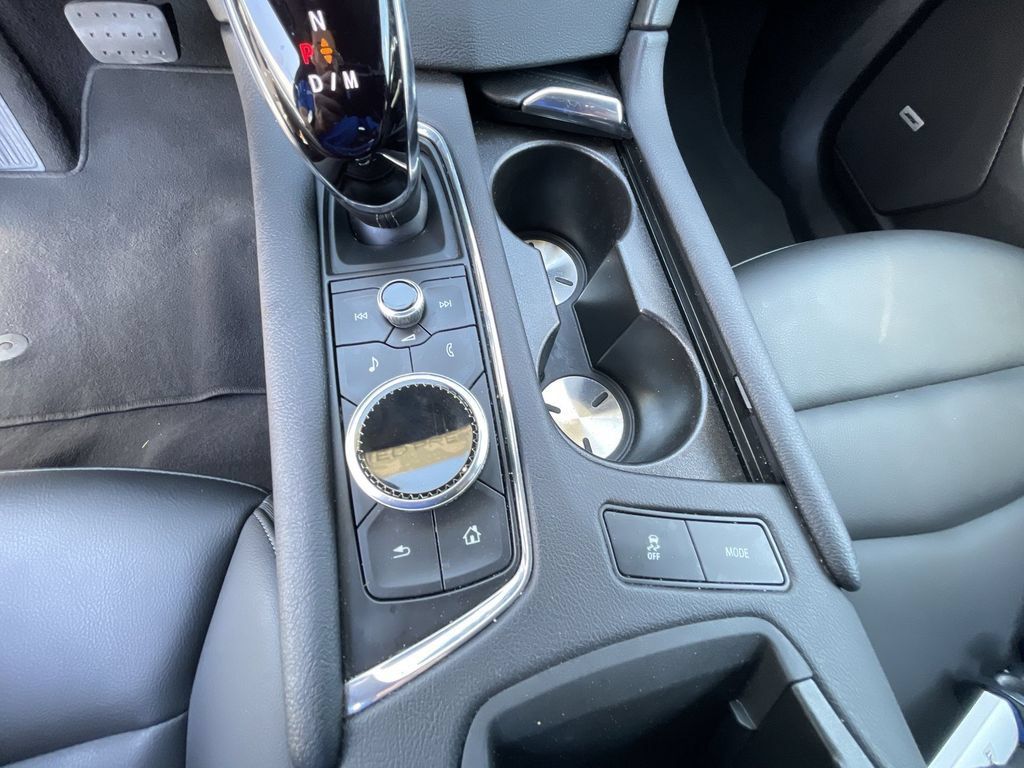 Certified 2024 Cadillac XT6 Luxury FWD image 35