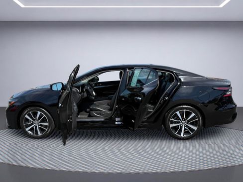 Used 2023 Nissan Maxima SL FWD image 11