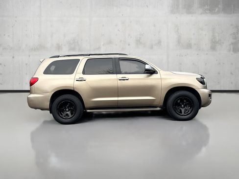 Used 2008 Toyota Sequoia Platinum image 8