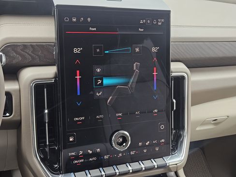 New 2026 GMC Yukon Denali w/ Sun & Power Step Package image 21