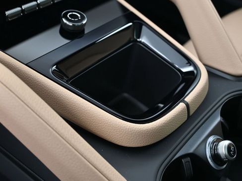 Used 2026 Porsche Cayenne Coupe image 25