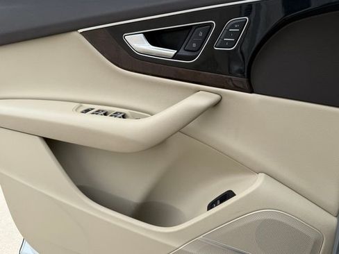 Used 2018 Audi Q7 3.0T Prestige w/ Prestige Package image 26