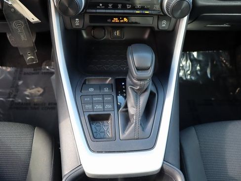 Used 2025 Toyota RAV4 LE image 31