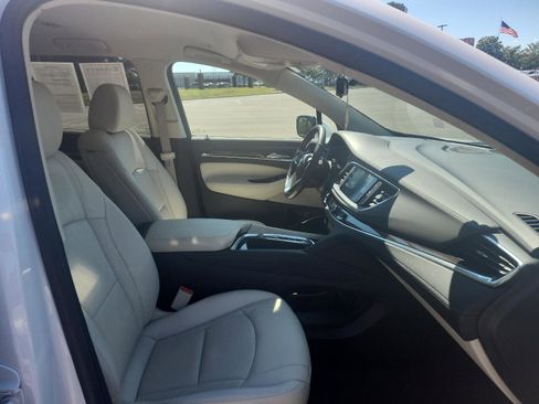 Certified 2022 Buick Enclave Essence w/ Sport Touring Edition FWD image 9