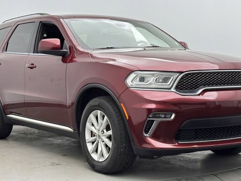Used 2022 Dodge Durango SXT image 3
