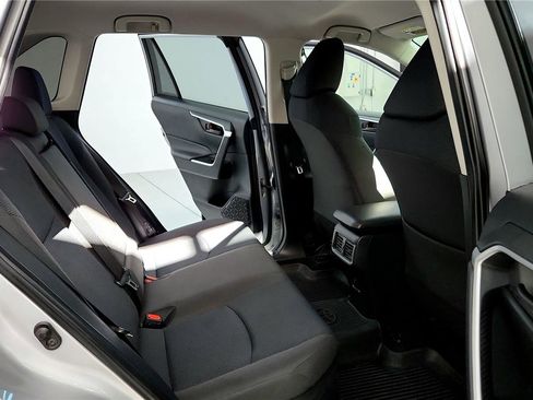 Certified 2022 Toyota RAV4 LE image 30