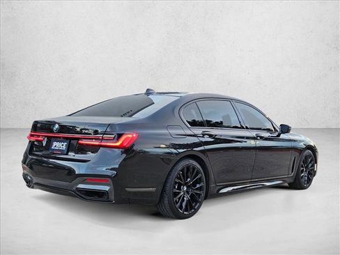 Used 2021 BMW 740i w/ M Sport Package image 5
