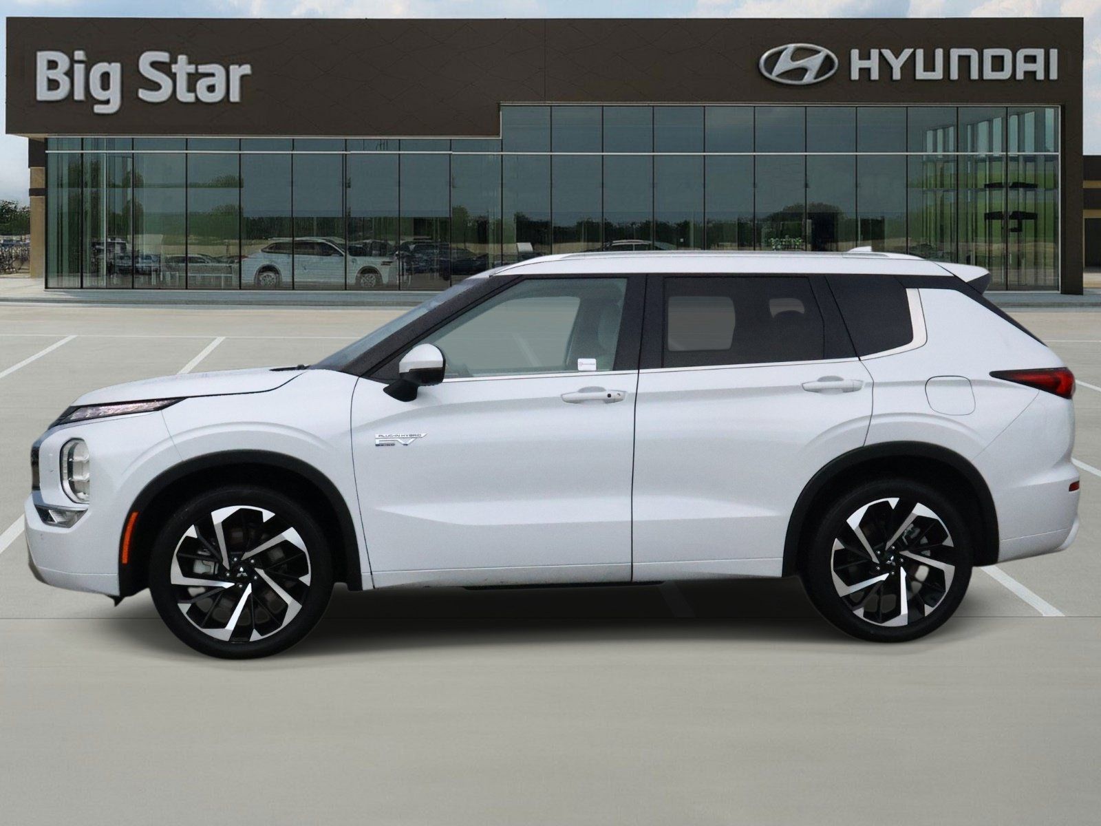 Used 2025 Mitsubishi Outlander SEL AWD/4WD image 2