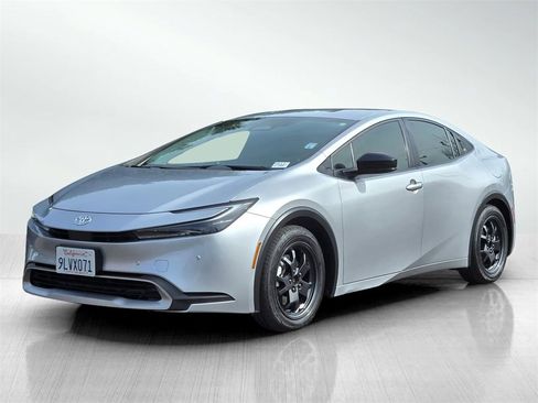 Used 2024 Toyota Prius Prime SE image 8