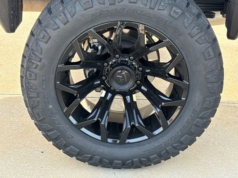 Used 2024 GMC Sierra 2500 Denali Ultimate image 10