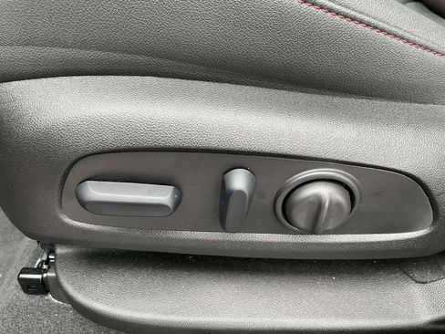 Used 2025 Chevrolet Blazer RS w/ Driver Confidence II Package image 15