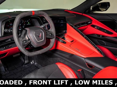 Used 2025 Chevrolet Corvette Stingray Premium Cpe w/ Z51 Performance Package image 19