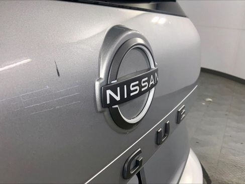 Used 2025 Nissan Rogue SV FWD image 29