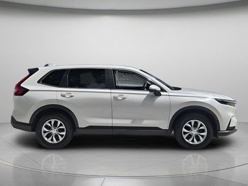 Used 2025 Honda CR-V LX image 3