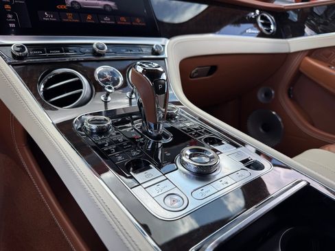 Used 2023 Bentley Continental GT Azure AWD/4WD image 38