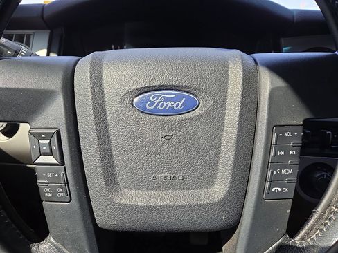 Used 2017 Ford Expedition XLT image 30