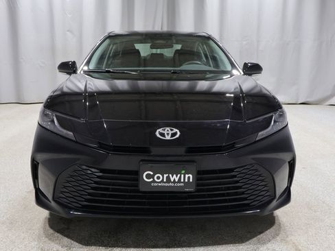 Used 2025 Toyota Camry LE image 8