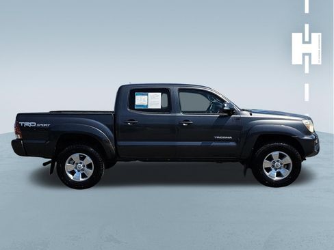 Used 2015 Toyota Tacoma PreRunner w/ TRD Sport Package image 2