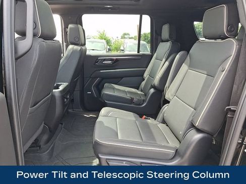 Used 2025 Chevrolet Suburban Premier w/ Sun And Tow Package AWD/4WD image 18
