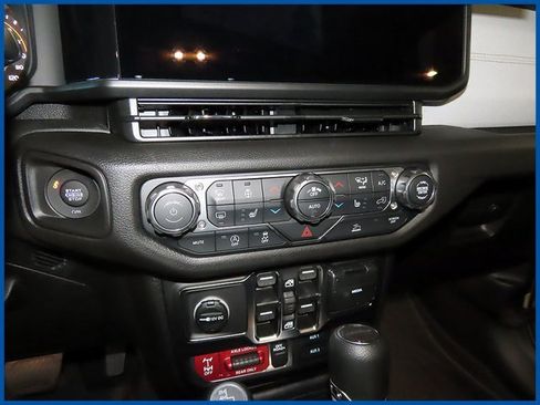 New 2026 Jeep Gladiator Willys image 15