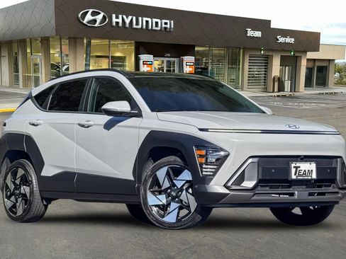 Used 2024 Hyundai Kona Limited AWD/4WD image 2