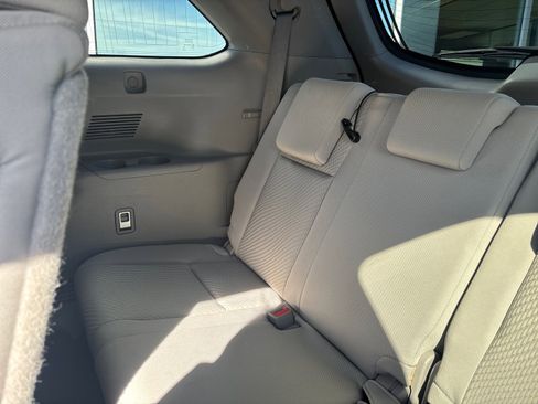 Used 2015 Toyota Highlander LE image 40