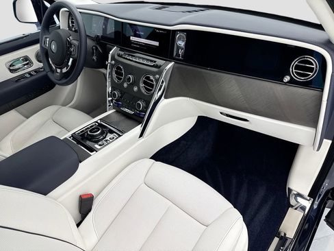Certified 2026 Rolls-Royce Cullinan image 16