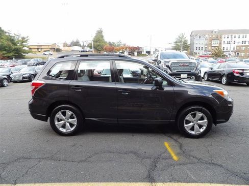 Used 2016 Subaru Forester 2.5i w/ Alloy Wheel Package image 8