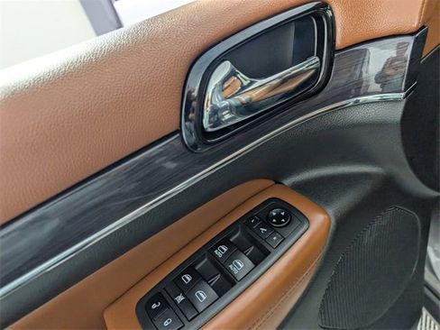 Used 2021 Jeep Grand Cherokee Overland image 14