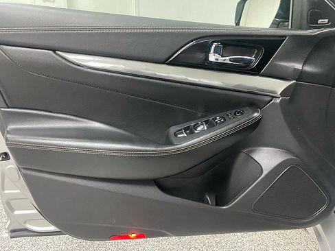 Used 2020 Nissan Maxima 3.5 SL w/ Floor Mat Group image 9