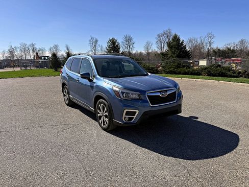 Used 2020 Subaru Forester Limited image 3