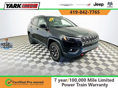 Certified 2025 Jeep Compass Trailhawk w/ Trailhawk Elite Group image 1