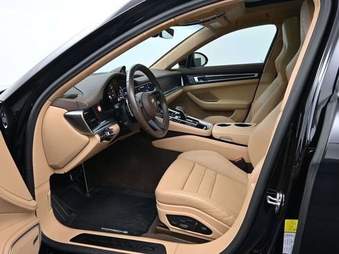 Used 2023 Porsche Panamera GTS image 4