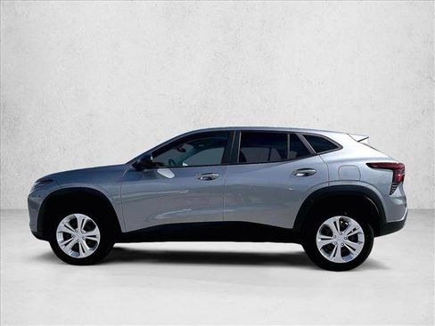 Used 2024 Chevrolet Trax LS FWD image 6