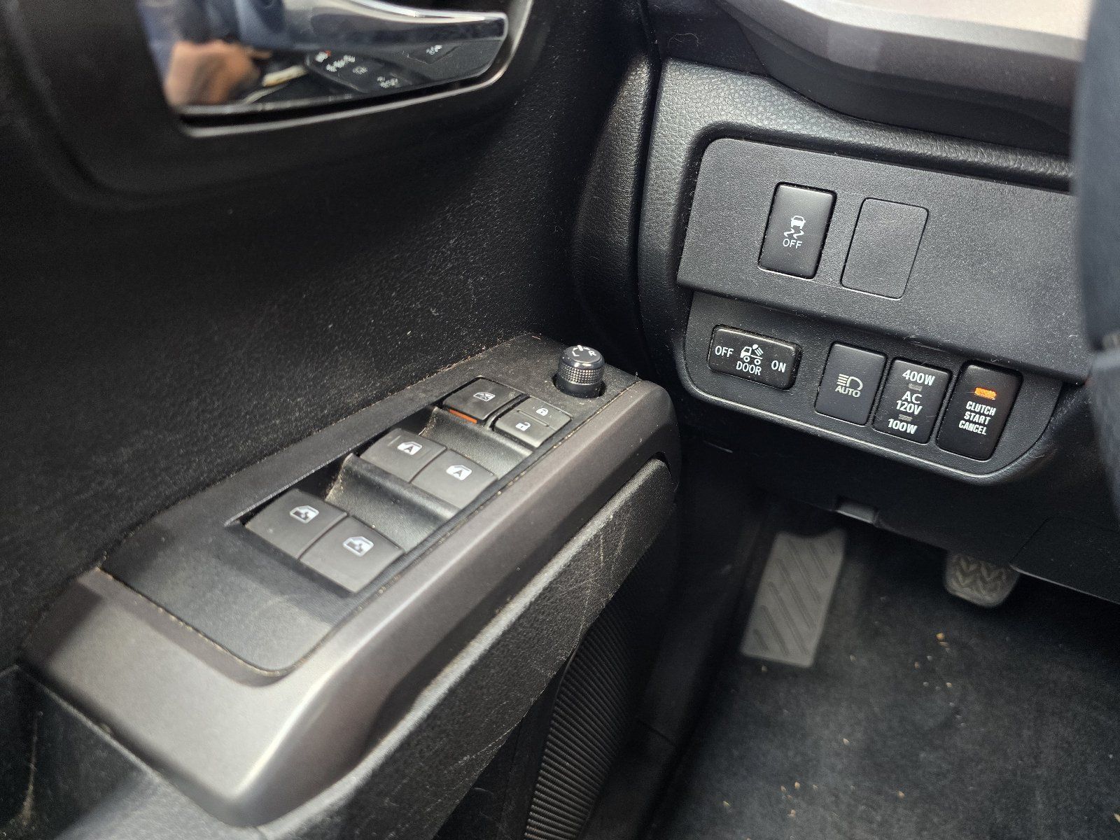 Used 2022 Toyota Tacoma TRD Off-Road AWD/4WD image 25